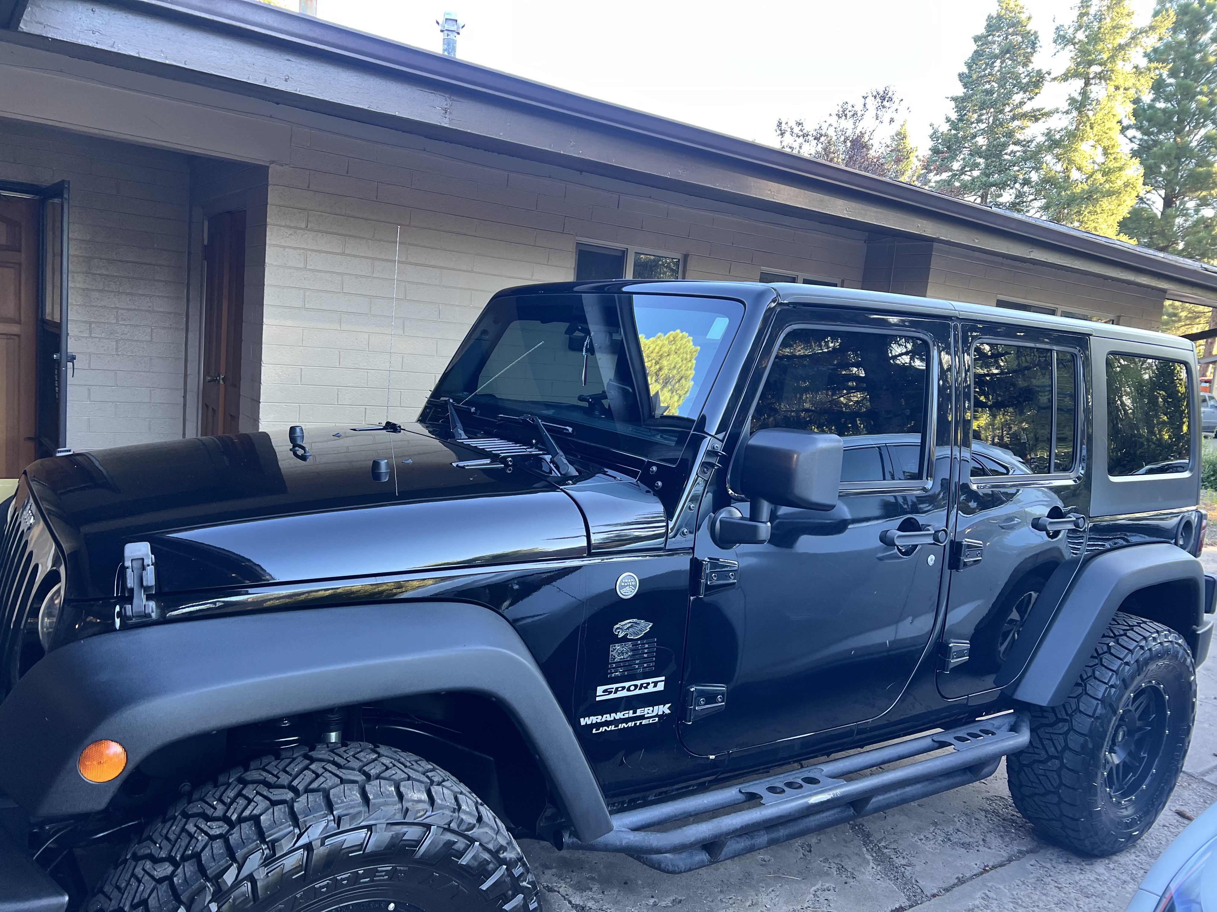 Used 2018 Jeep Wrangler Unlimited Sport w/ Connectivity Group AWD/4WD image 8