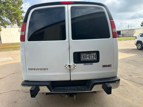 Used 2017 GMC Savana 2500 image 5