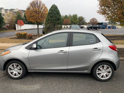 Used 2011 MAZDA MAZDA2 Sport image 6