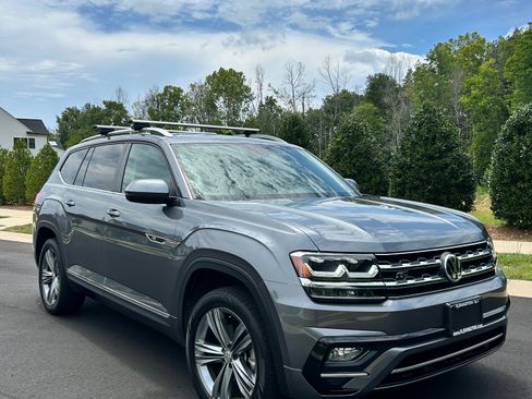 Used 2019 Volkswagen Atlas SEL R-Line AWD/4WD image 8