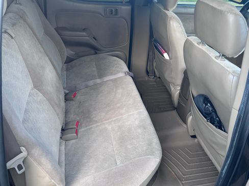 Used 2002 Toyota Tacoma PreRunner RWD image 9