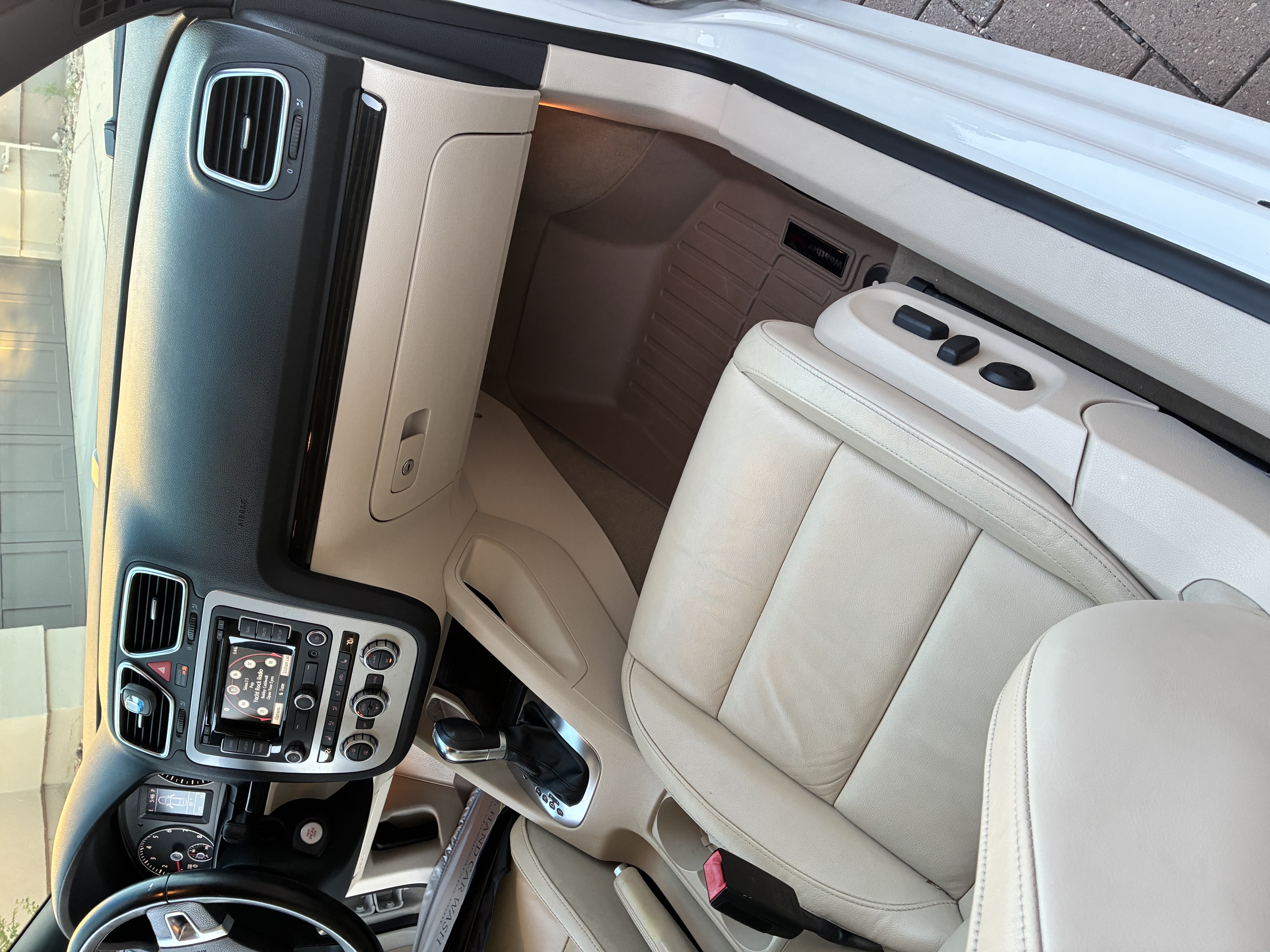 Used 2013 Volkswagen Eos Lux FWD image 21