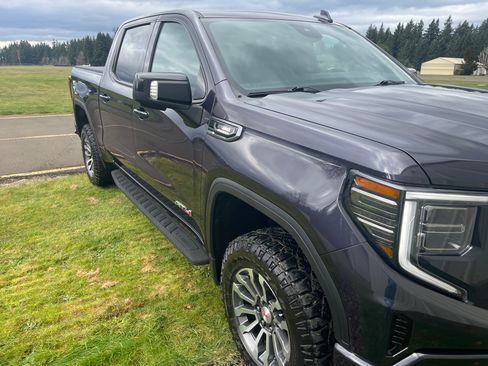 Used 2022 GMC Sierra 1500 AT4 w/ AT4 Premium Package image 5