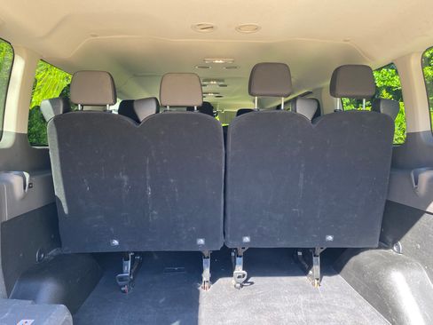 Used 2022 Ford Transit 350 XLT RWD image 12