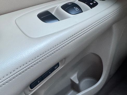 Used 2015 Nissan Pathfinder Platinum image 17