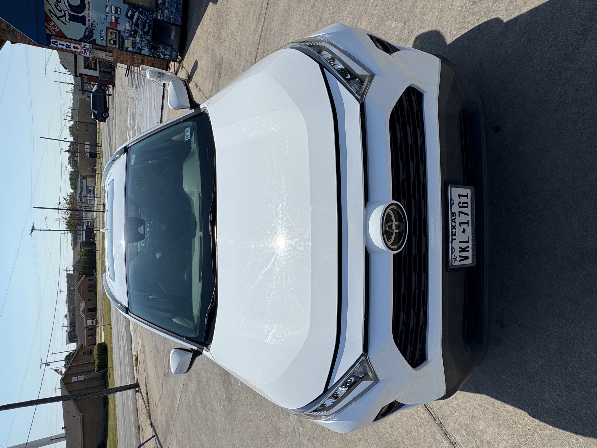 Used 2019 Toyota RAV4 XLE Premium FWD image 8