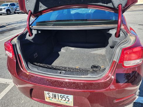 Used 2015 Chevrolet Malibu LT w/ Power Convenience Package image 8