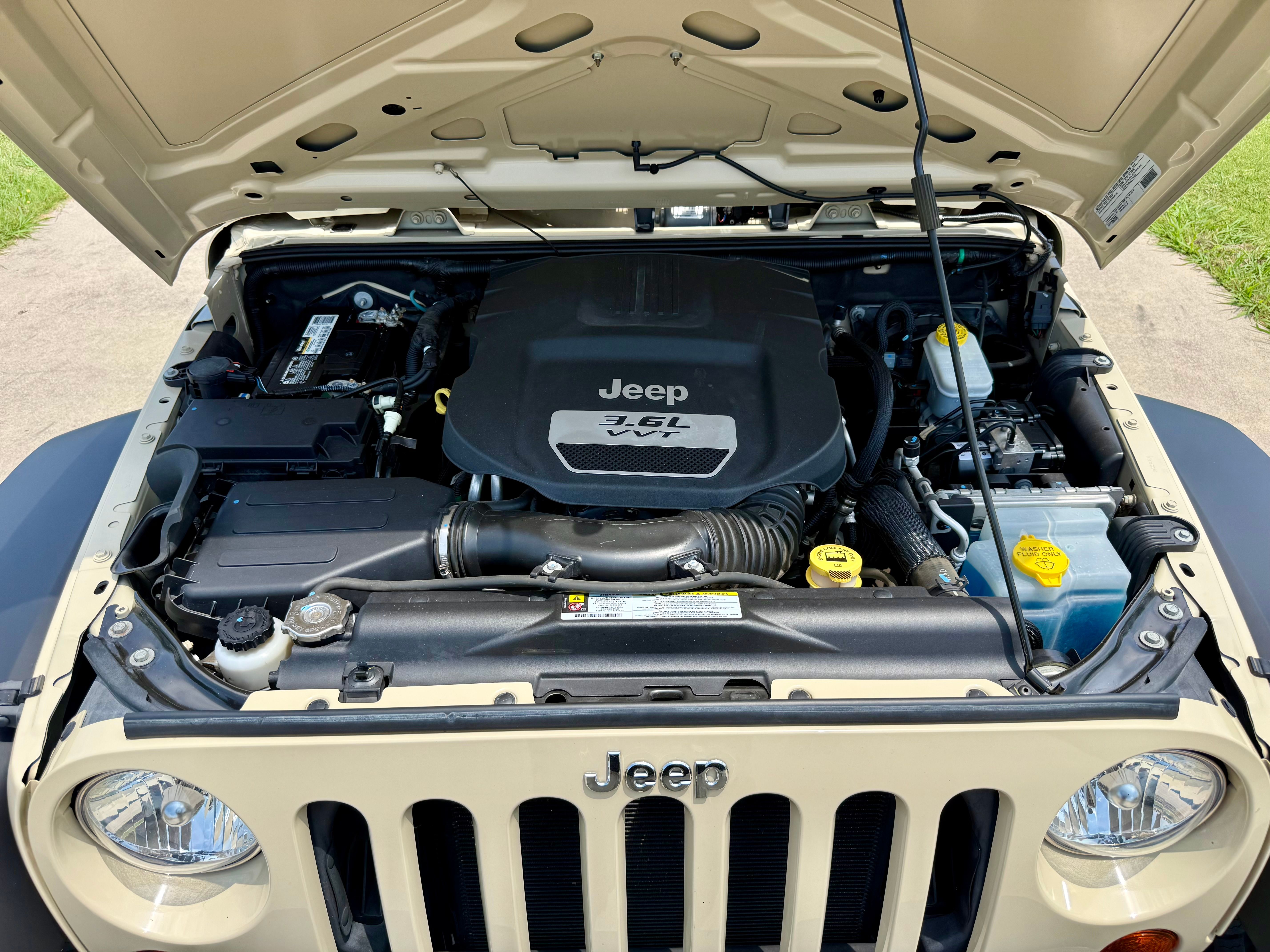 Used 2012 Jeep Wrangler Unlimited Sport AWD/4WD image 23