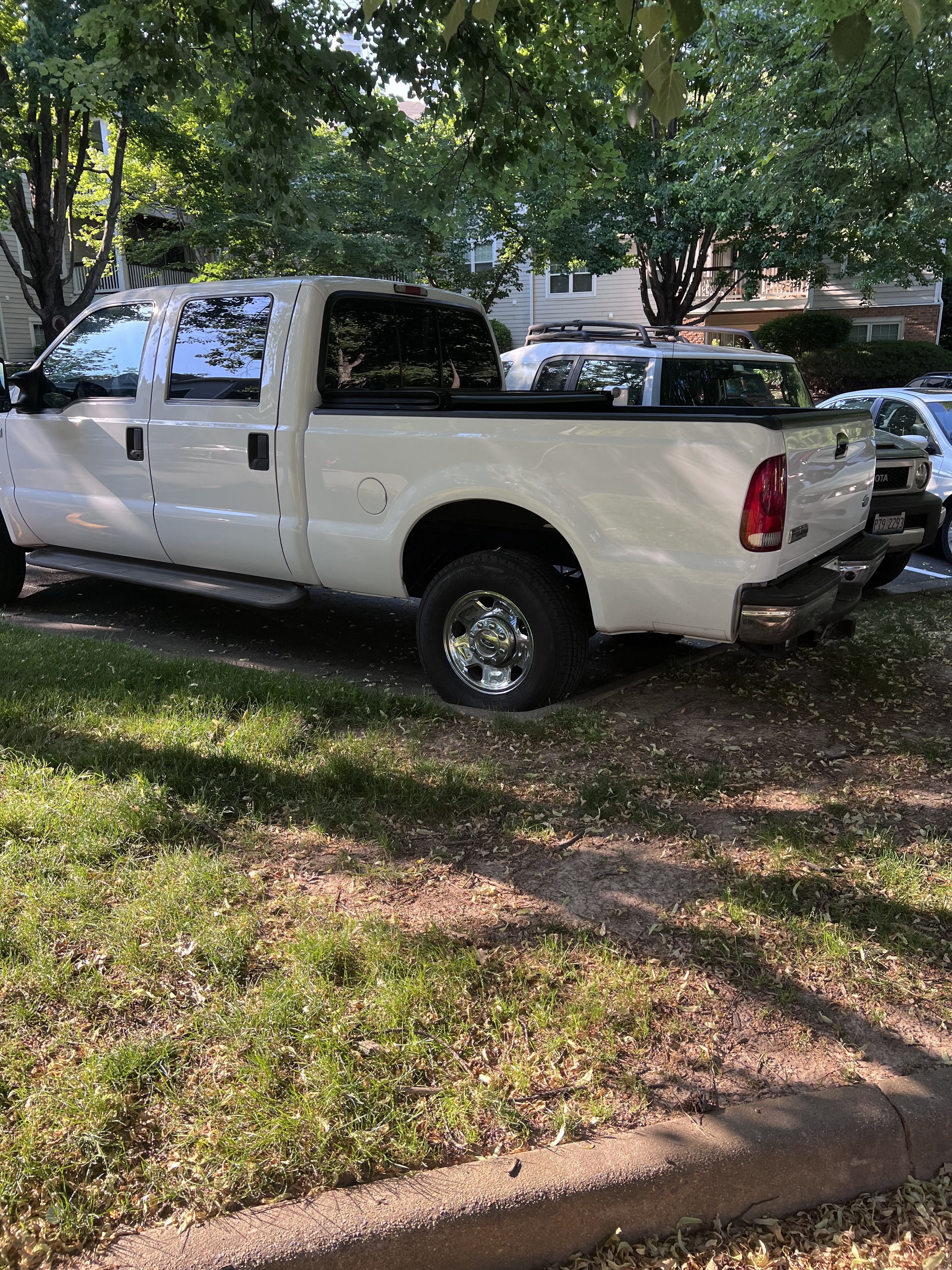 Used 2005 Ford F250 XLT AWD/4WD image 10