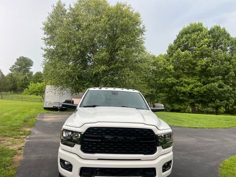 Used 2022 RAM 2500 Big Horn w/ Level C Equiment Group AWD/4WD image 4