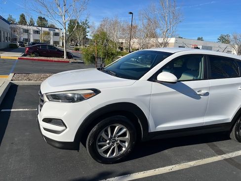 Used 2016 Hyundai Tucson SE image 9