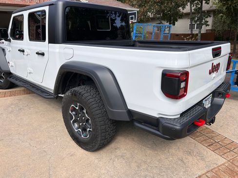 Used 2023 Jeep Gladiator Rubicon w/ LED Lighting Group AWD/4WD image 11