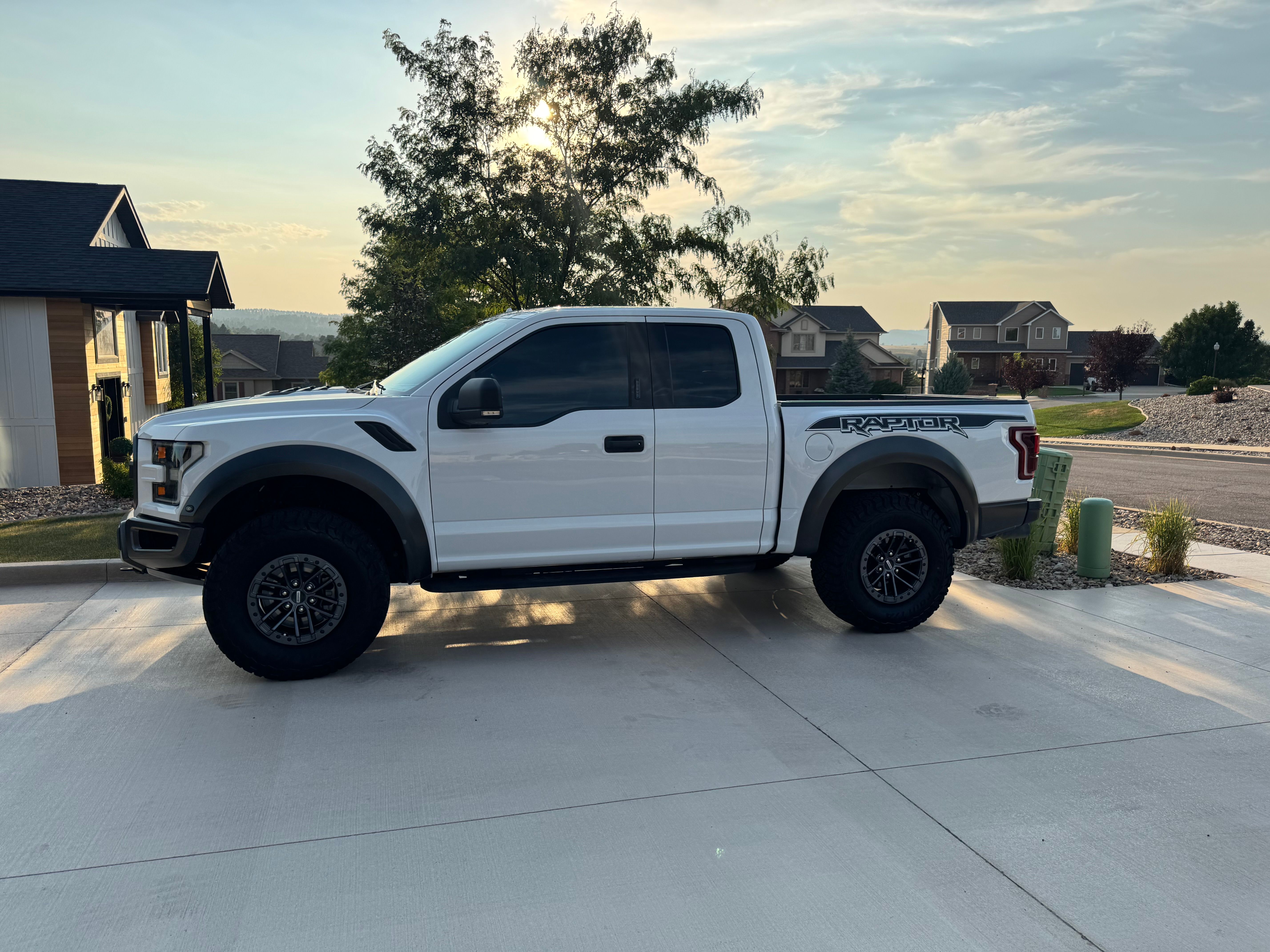 Used 2020 Ford F150 Raptor w/ Equipment Group 801A Mid AWD/4WD image 2