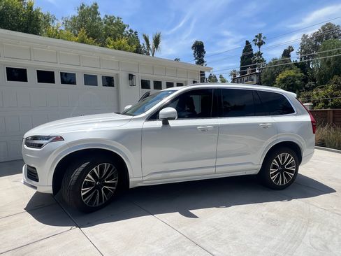 Used 2021 Volvo XC90 T5 Momentum AWD/4WD image 1