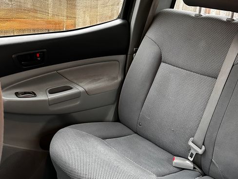 Used 2011 Toyota Tacoma PreRunner image 19