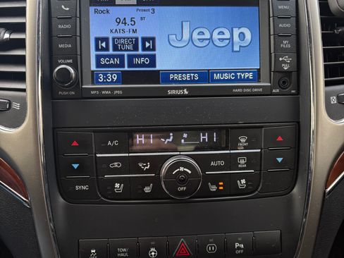 Used 2011 Jeep Grand Cherokee Limited w/ Trailer Tow Group IV image 11