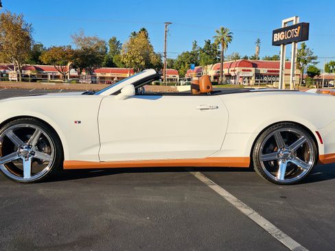 Used 2017 Chevrolet Camaro SS image 12