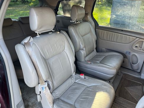 Used 2007 Toyota Sienna XLE Limited image 14