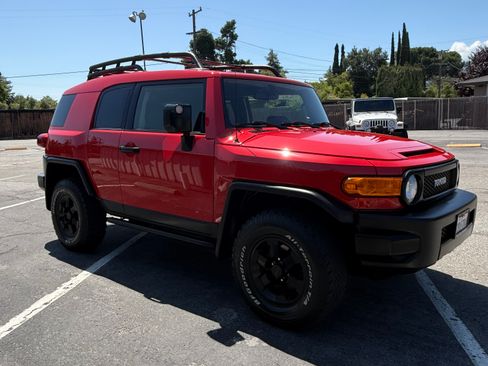 Used 2012 Toyota FJ Cruiser 4WD w/ Trail Teams Special Edition image 6