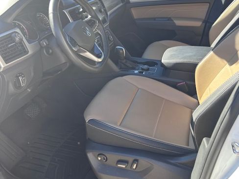 Used 2021 Volkswagen Atlas Cross Sport SE w/ Panoramic Sunroof Package image 13