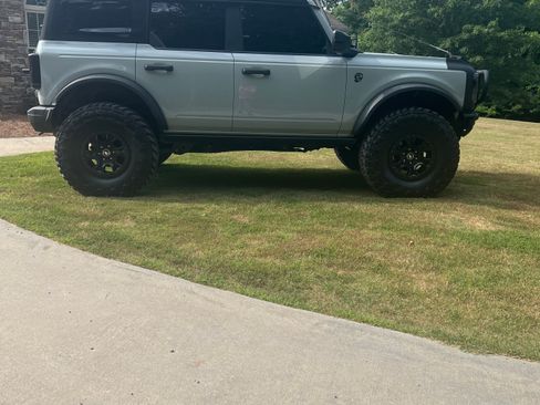 Used 2022 Ford Bronco Badlands image 11