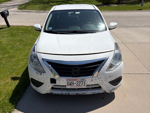 Used 2017 Nissan Versa SV FWD image 10