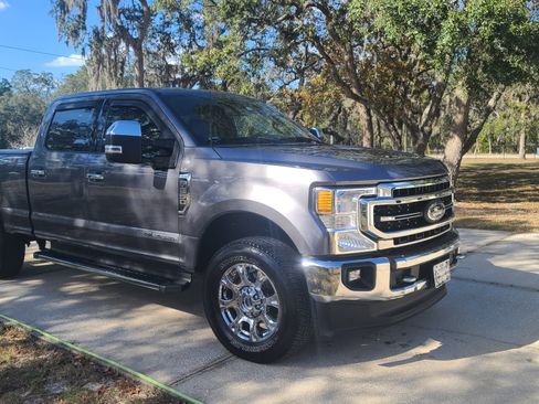 Used 2022 Ford F250 Lariat w/ Chrome Package image 2