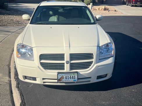 Used 2005 Dodge Magnum R/T w/ Convenience Group II image 5