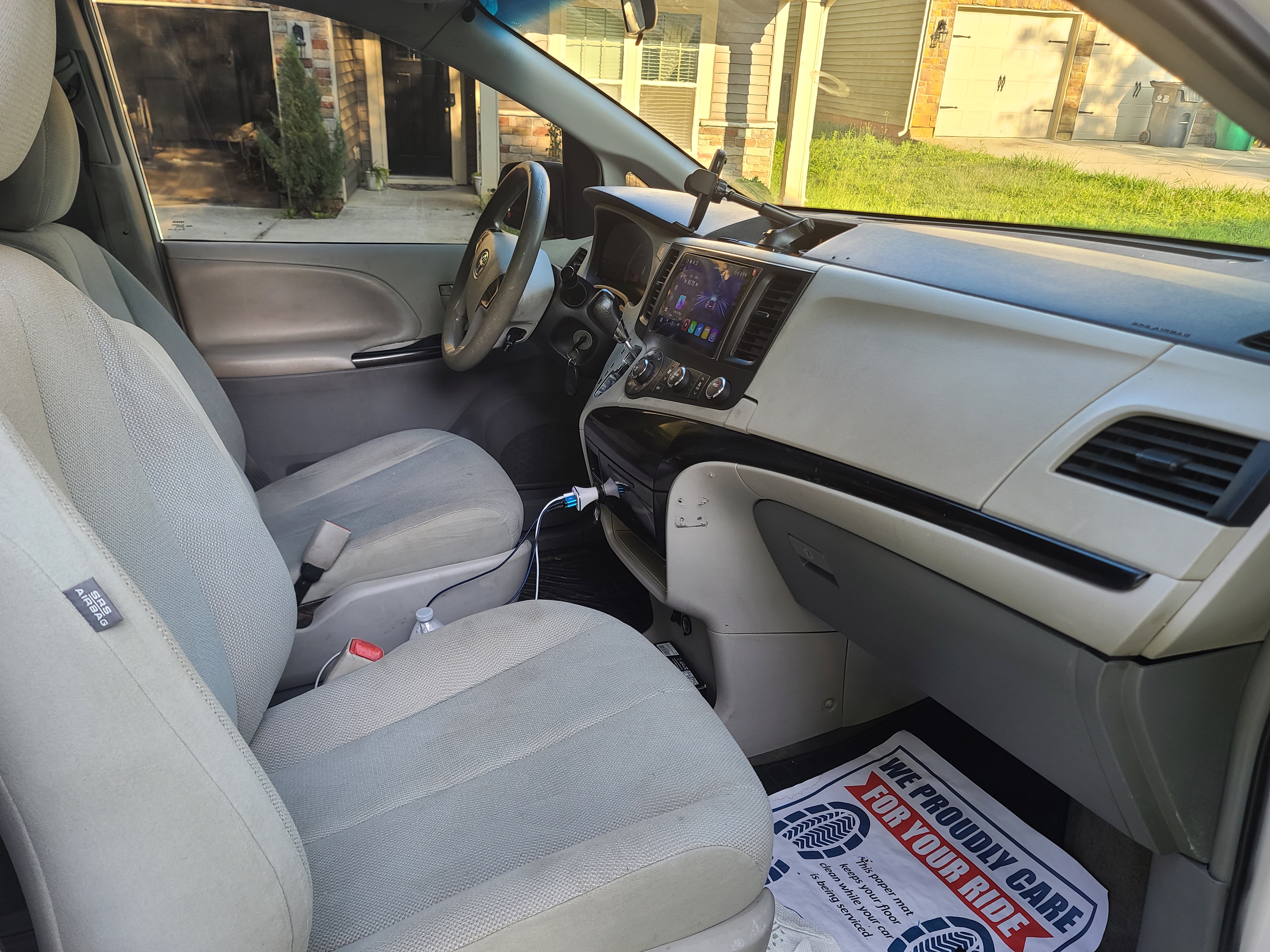 Used 2014 Toyota Sienna L FWD image 9