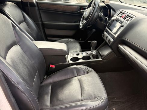 Used 2017 Subaru Outback 2.5i Limited AWD/4WD image 10