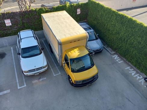 Used 1998 GMC Savana 3500 image 5