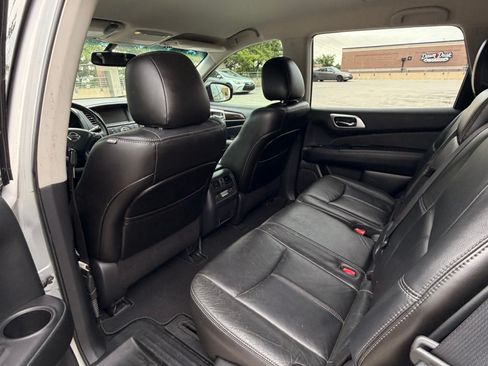Used 2014 Nissan Pathfinder SL w/ SL Tech Package FWD image 13