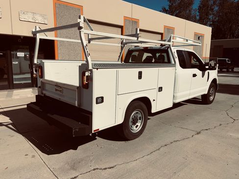 Used 2022 Ford F250 XL w/ Power Equipment Group RWD image 10