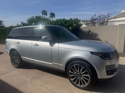 Used 2020 Land Rover Range Rover HSE image 4