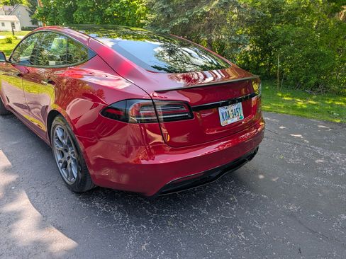 Used 2024 Tesla Model S Plaid AWD/4WD image 4