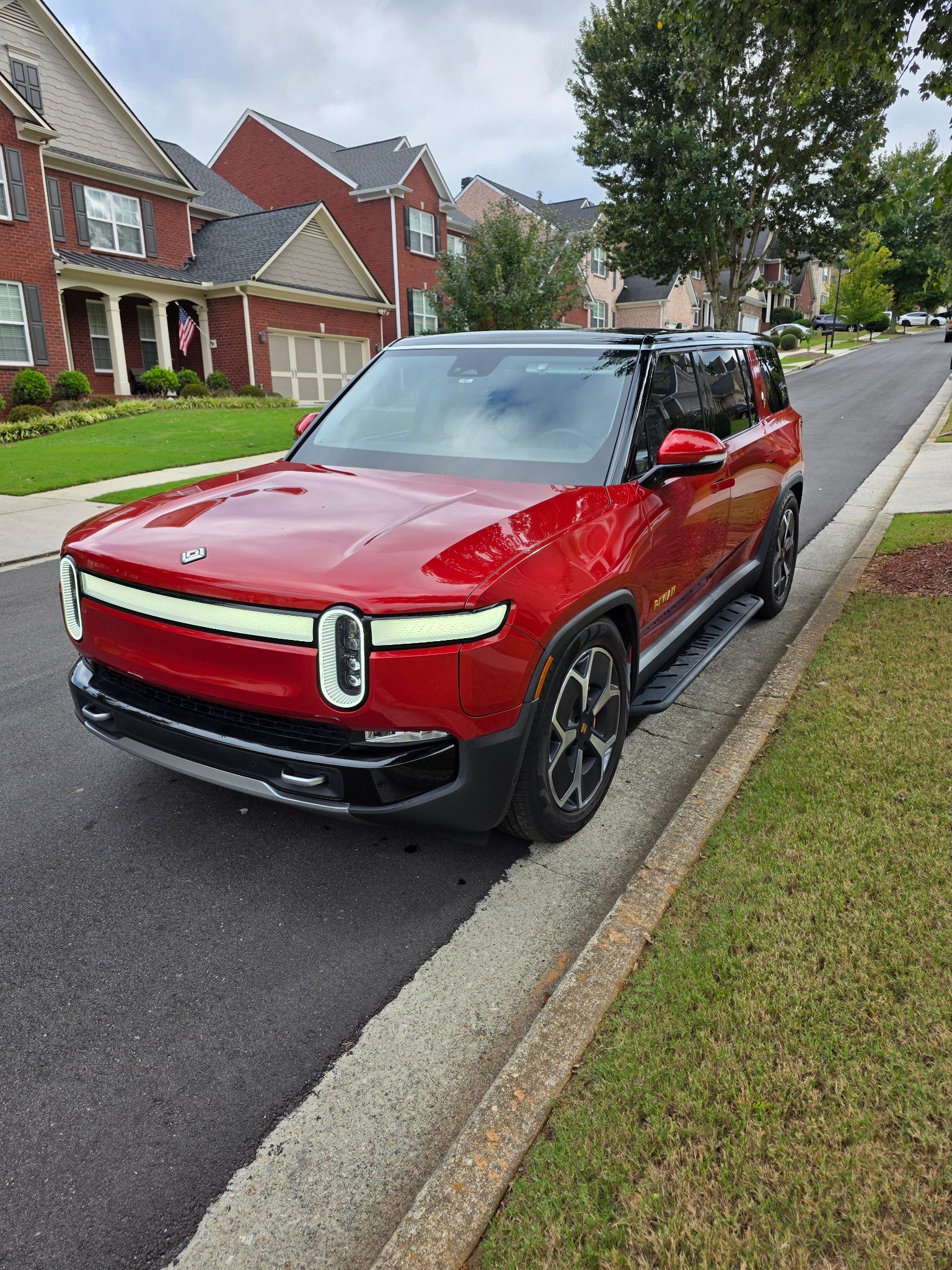 Used 2023 Rivian R1S Adventure Quad AWD/4WD image 11