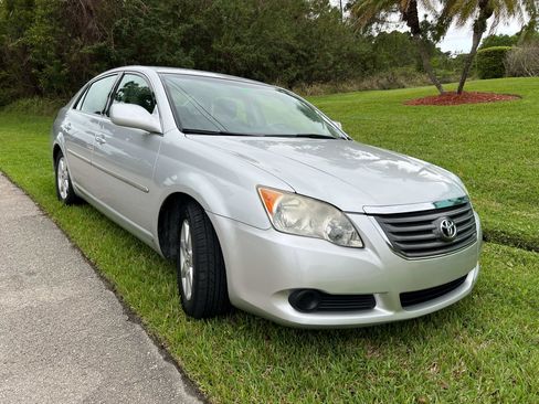 Used 2008 Toyota Avalon XL image 1