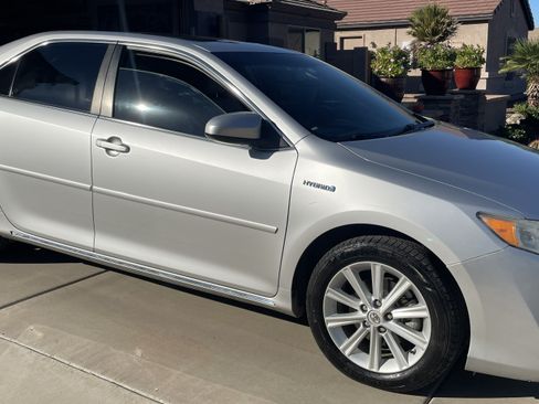 Used 2013 Toyota Camry XLE image 10