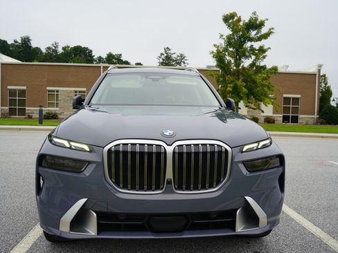 Used 2025 BMW X7 xDrive40i AWD/4WD image 1