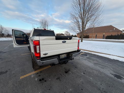 Used 2022 Ford F350 Lariat w/ Tremor Off-Road Package image 6