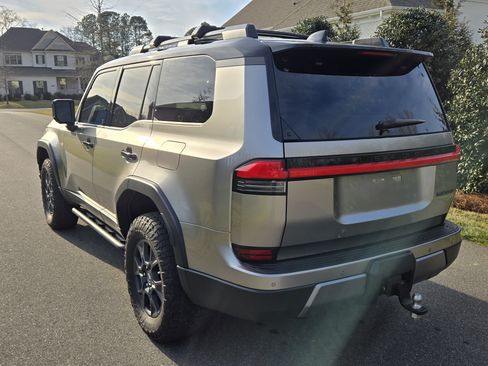 Used 2024 Lexus GX 550 image 8