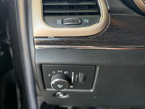 Used 2014 Jeep Grand Cherokee Limited w/ Luxury Group II image 14