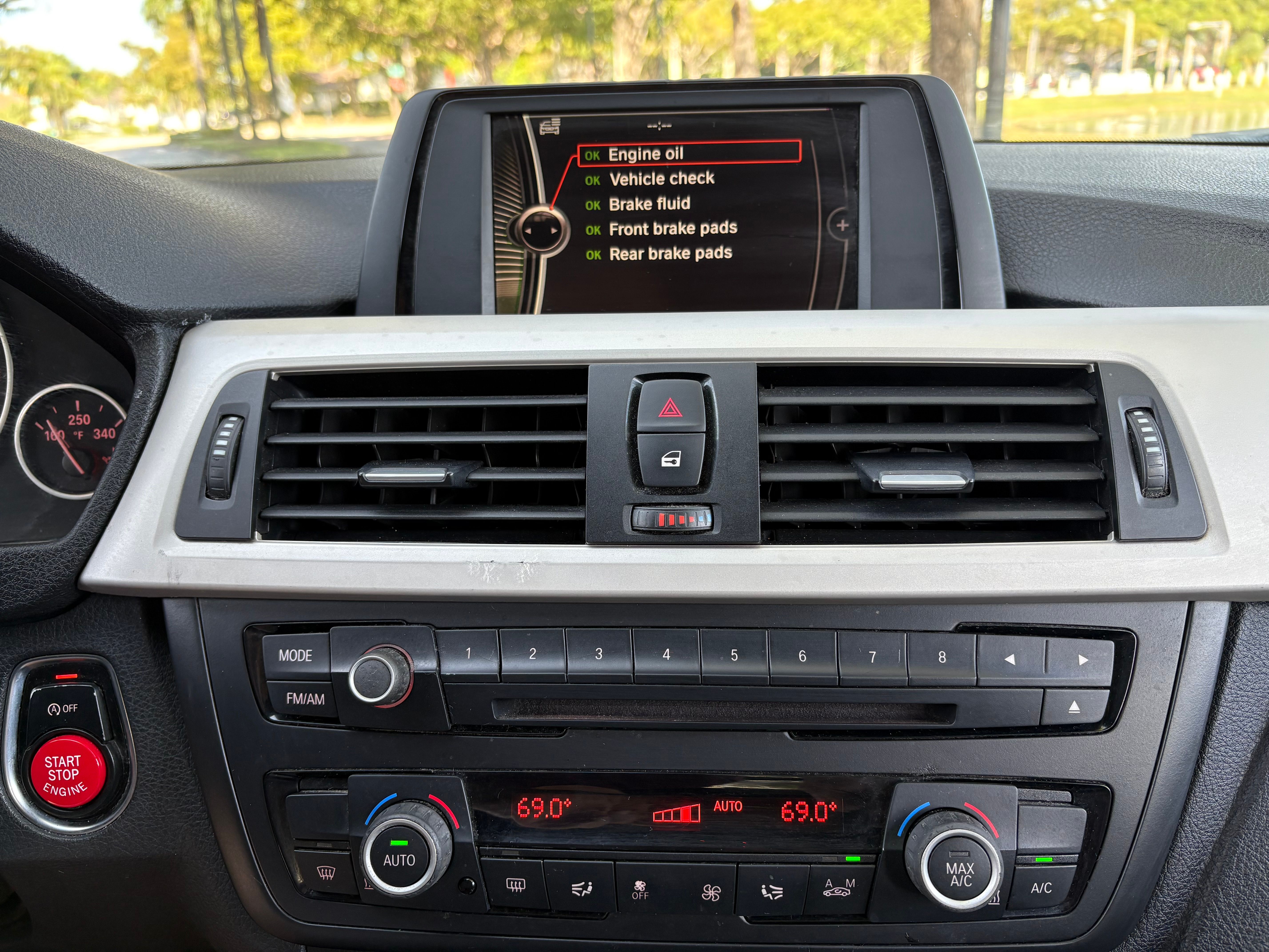 Used 2014 BMW 320i Sedan RWD image 11
