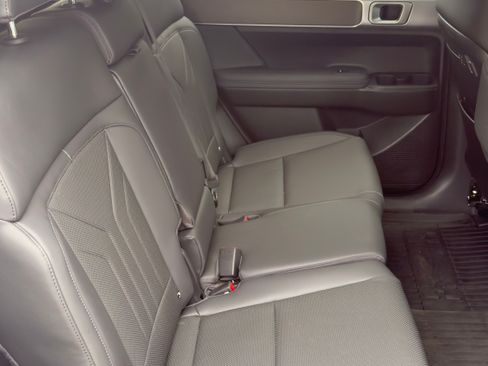 Used 2025 Hyundai Santa Fe SEL image 6