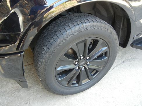 Used 2020 Ford F150 Lariat w/ Equipment Group 502A Luxury AWD/4WD image 10