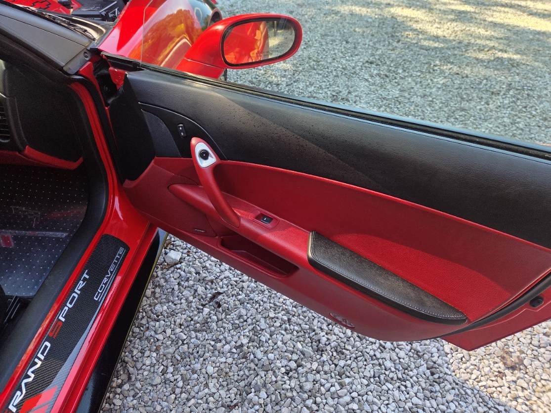 Used 2012 Chevrolet Corvette Grand Sport w/ 2LT Preferred Equipment Group RWD image 18