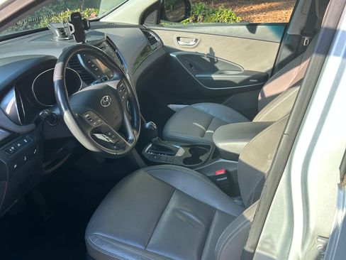 Used 2014 Hyundai Santa Fe GLS image 11