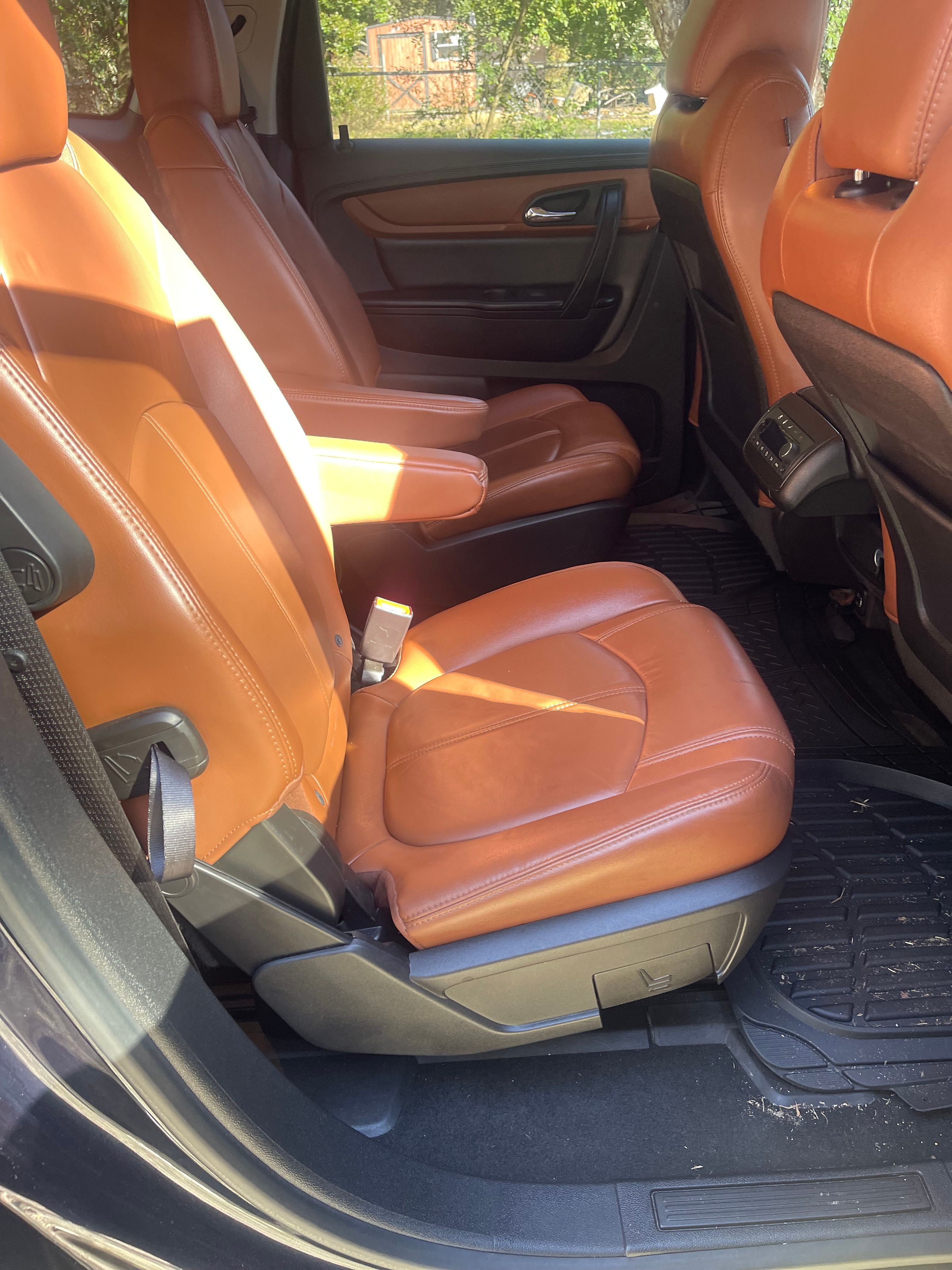 Used 2017 Chevrolet Traverse LT FWD image 17