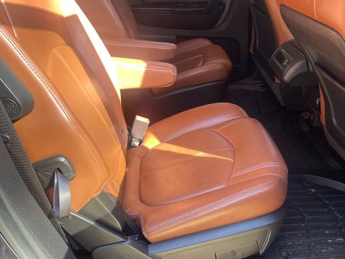 Used 2017 Chevrolet Traverse LT image 17