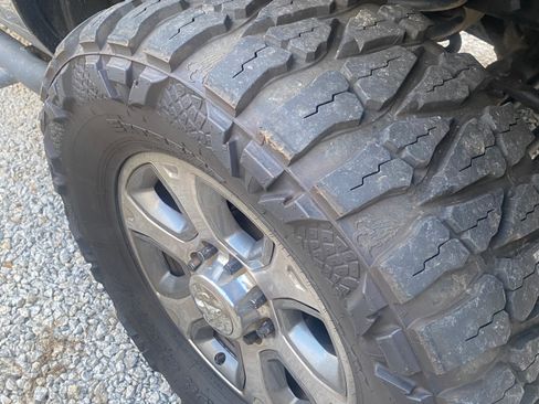 Used 2017 RAM 2500 SLT image 8